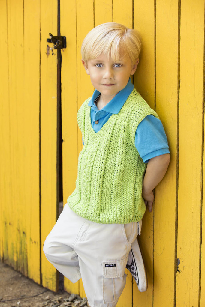 Horseshoes and Twists Too Vest in Bamboo Pop