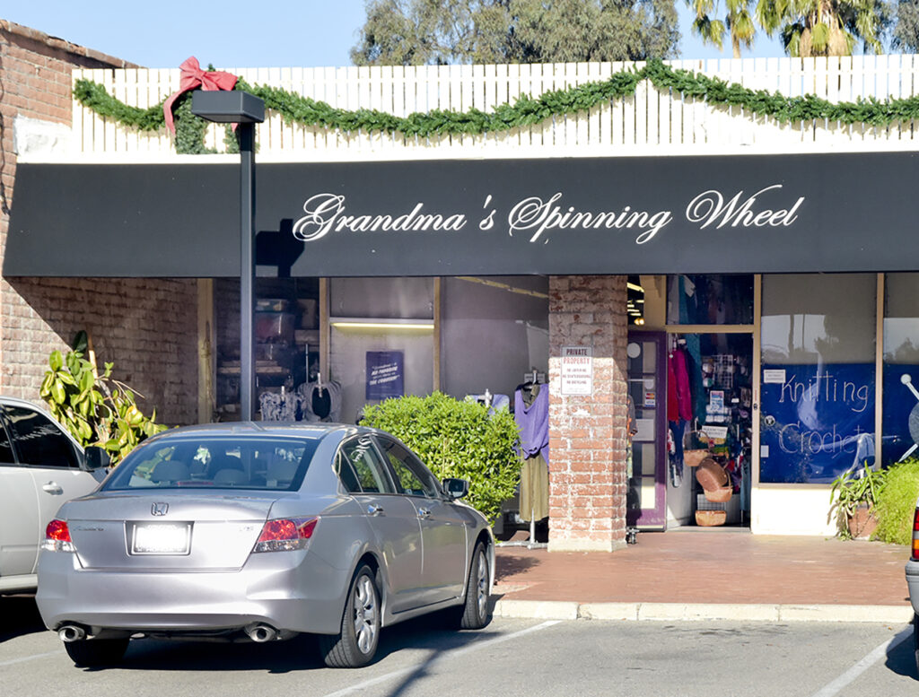 Picture of the storefront of Grandma's Spinning Wheel in Tucson, Arizona